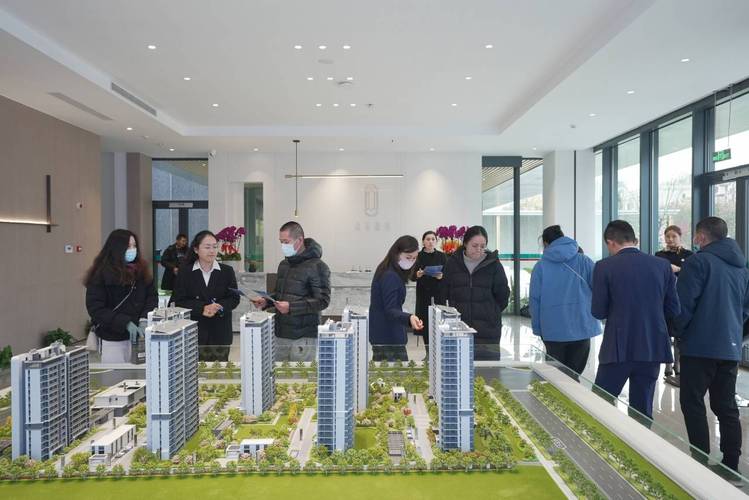 众望所归·倾城相鉴大众集团周年庆典与众禾嘉苑的辉煌共襄