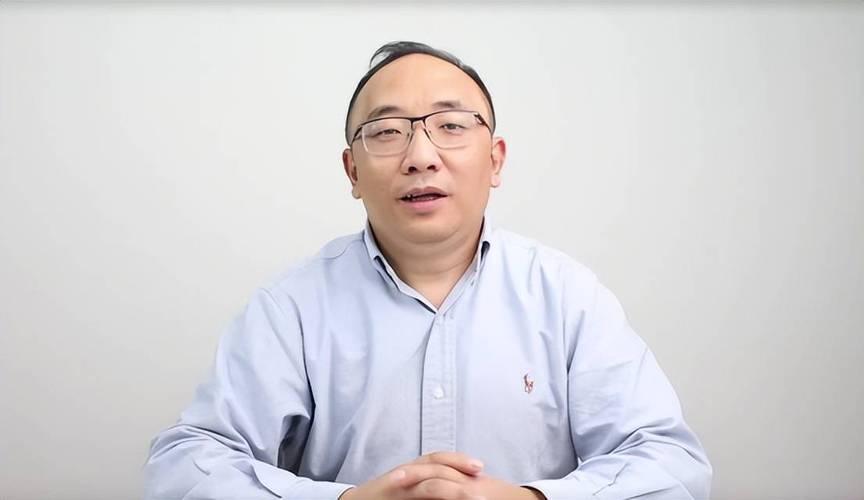 吴冰的背景和经验