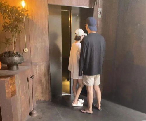 偶遇岁董洁生图，身材矮小接地气，素颜朝天却好显幼态啊！