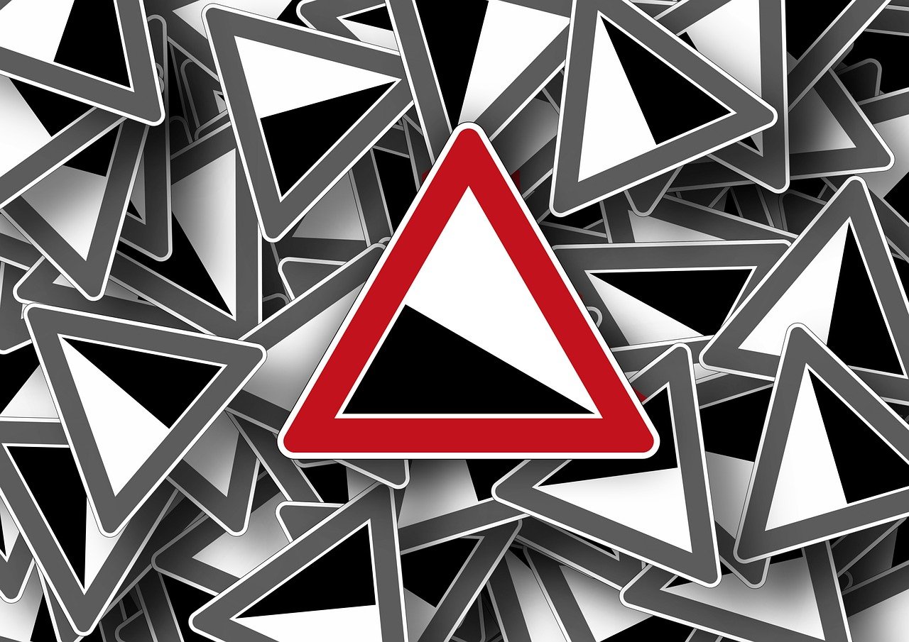 中国篮球协会（CBA）联赛近日推出了CBA30年主题logo，以纪念中国篮球协会成立30周年。这一举措不仅彰显了中国篮球协会的实力和影响力，更体现了其对未来的美好憧憬和期待。