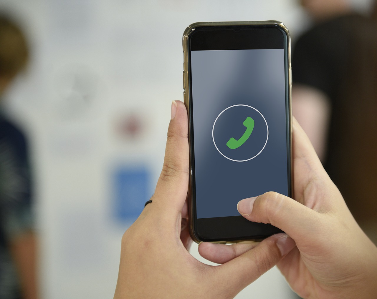 镜头背后，发现生活之美——深度评测佳能IXUS100数码相机