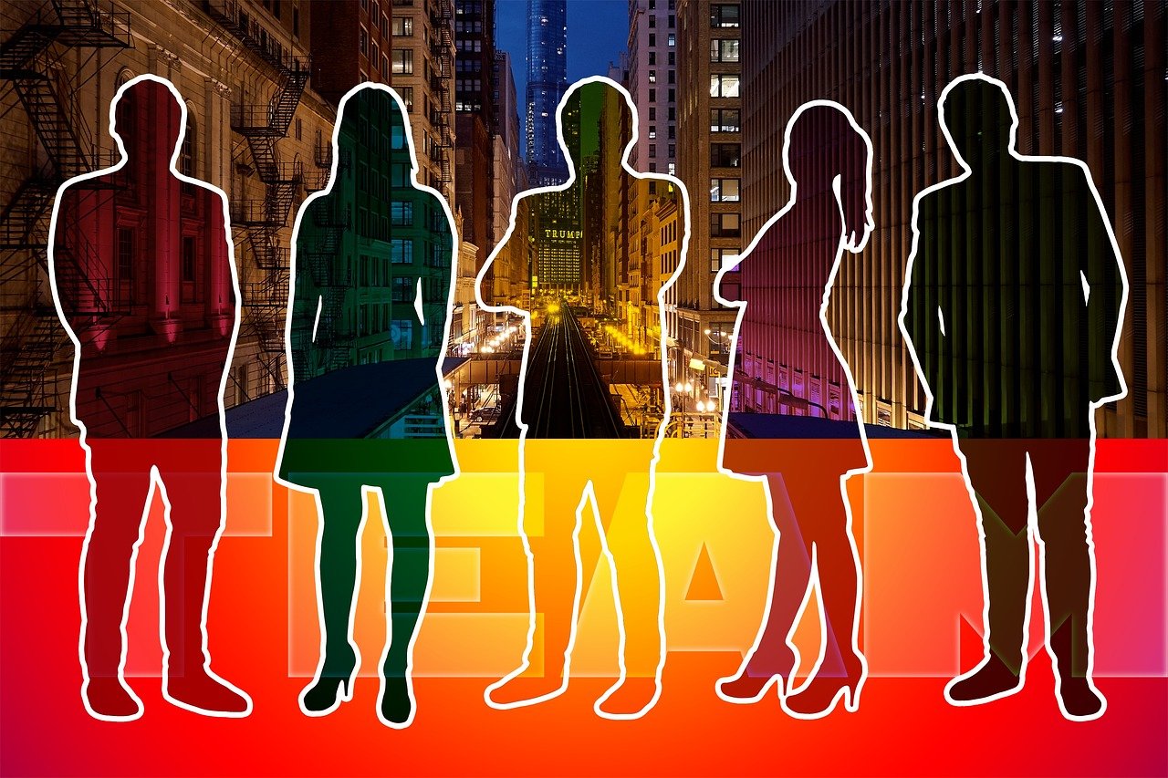 深度评测长虹S818，全面升级的智能电视，你的家庭娱乐新伙伴