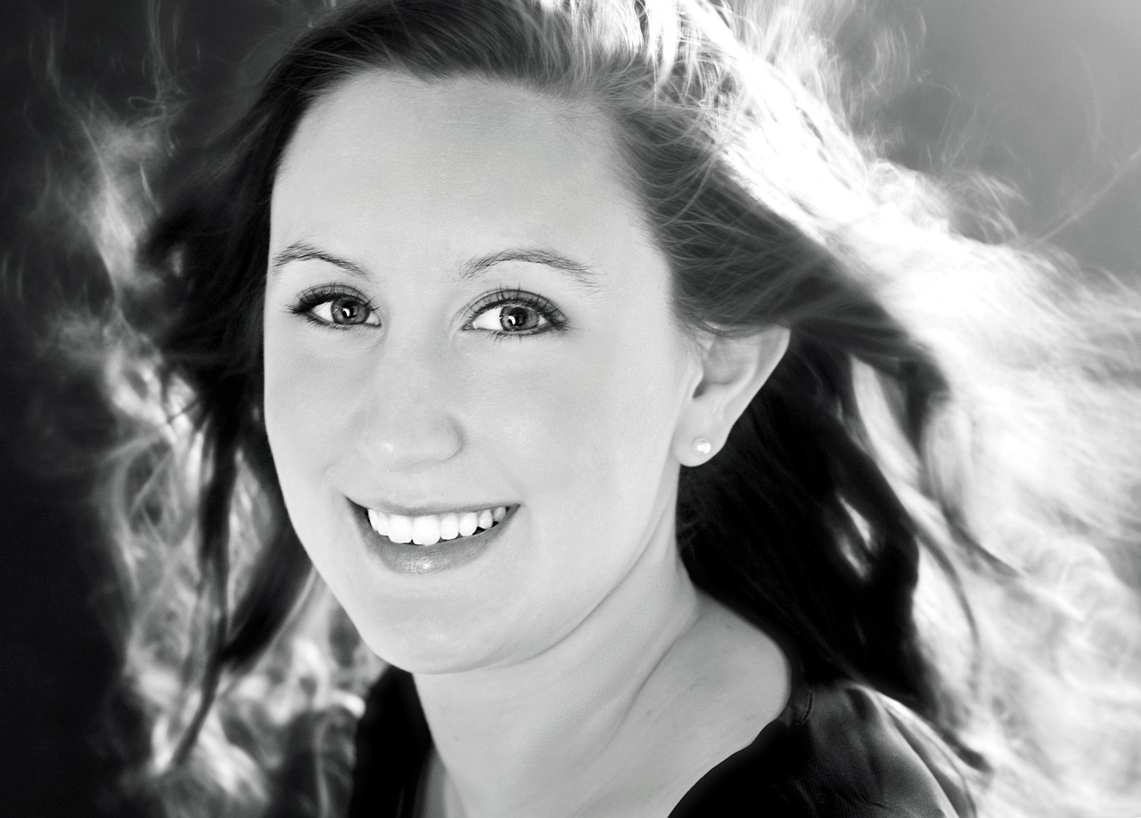 魅力璀璨，深度解析倪妮，从影视新星到时尚icon的华丽蜕变