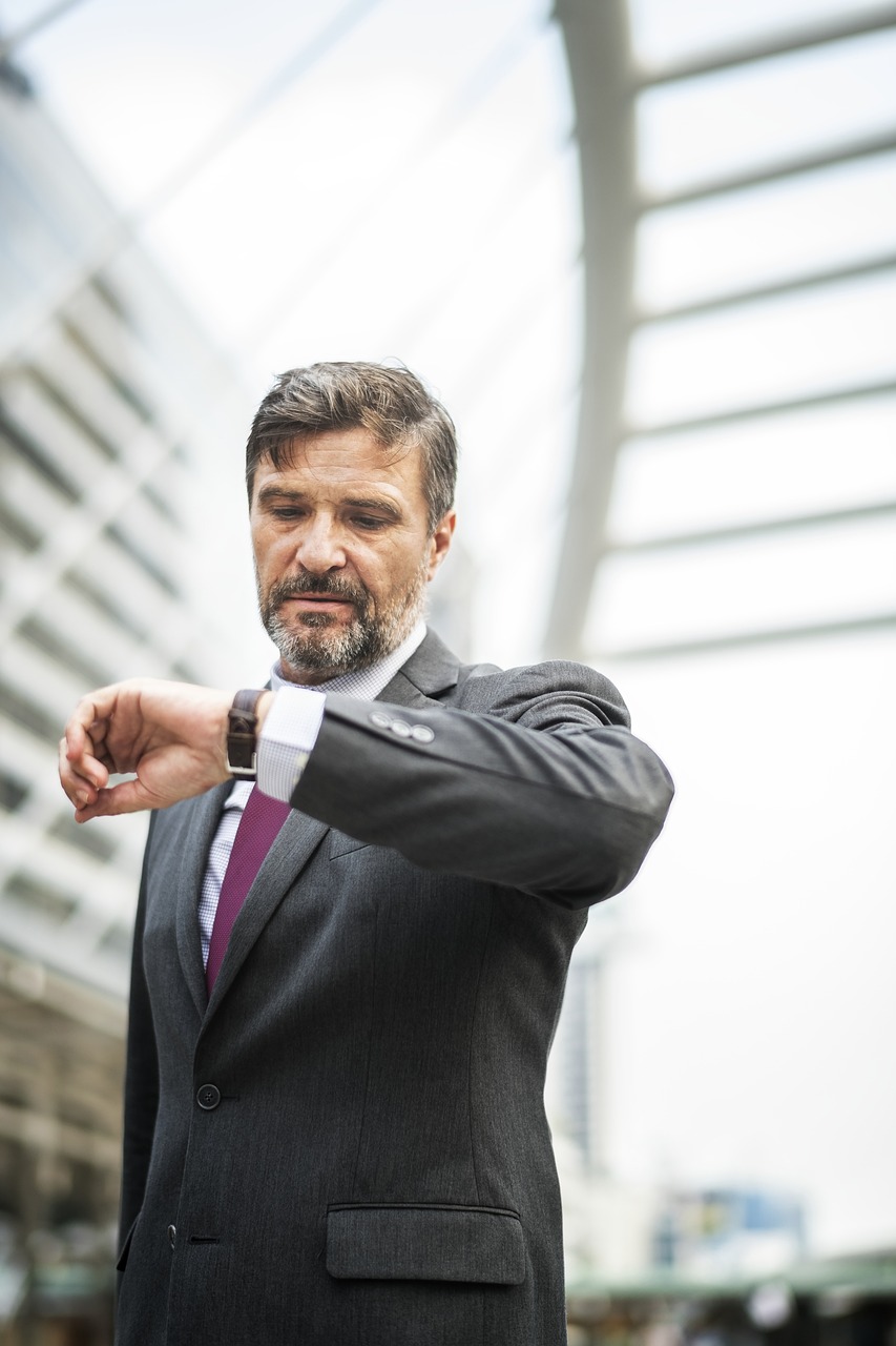 球王马拉多纳真实死因曝光，医疗过失与名人医疗的反思